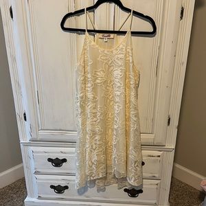 Women’s halter top dress, size large